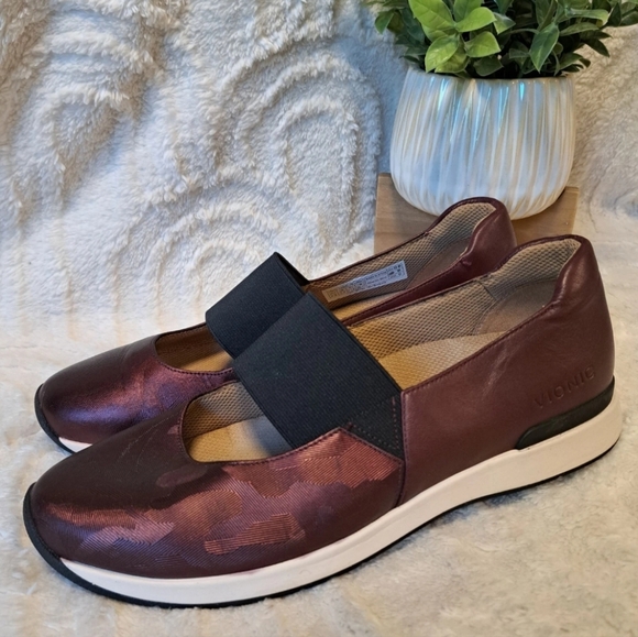 Vionic Shoes - Vionic Cadee Mary Jane Sneakers Wine Metallic Slip On Comfort Shoes Sz 9.5